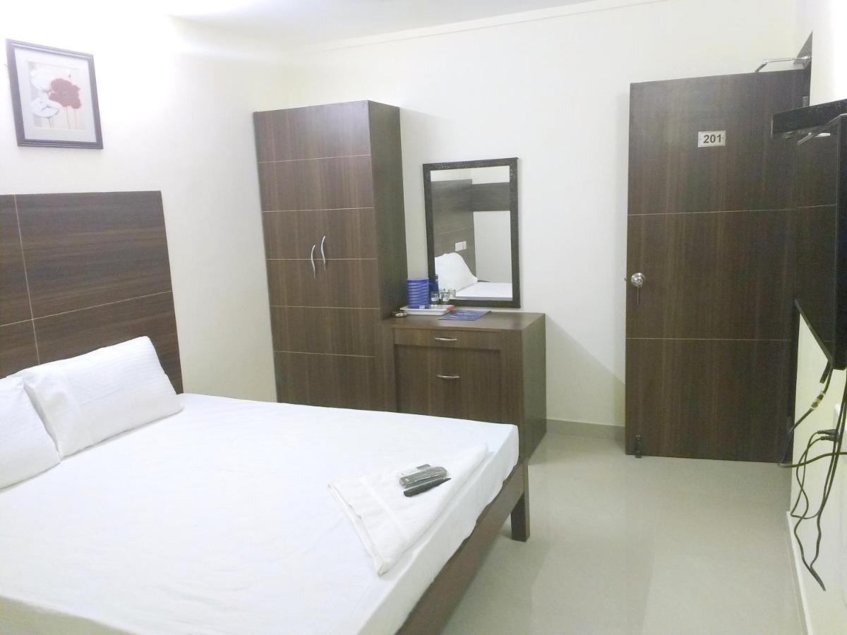 Hotel Amrita Mogappair Madras Buitenkant foto